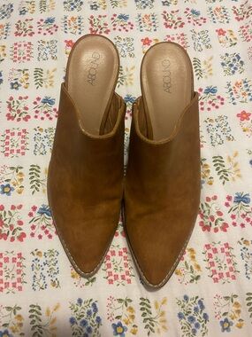 Abound Brown Pointed-Toe Slip-On Mules
